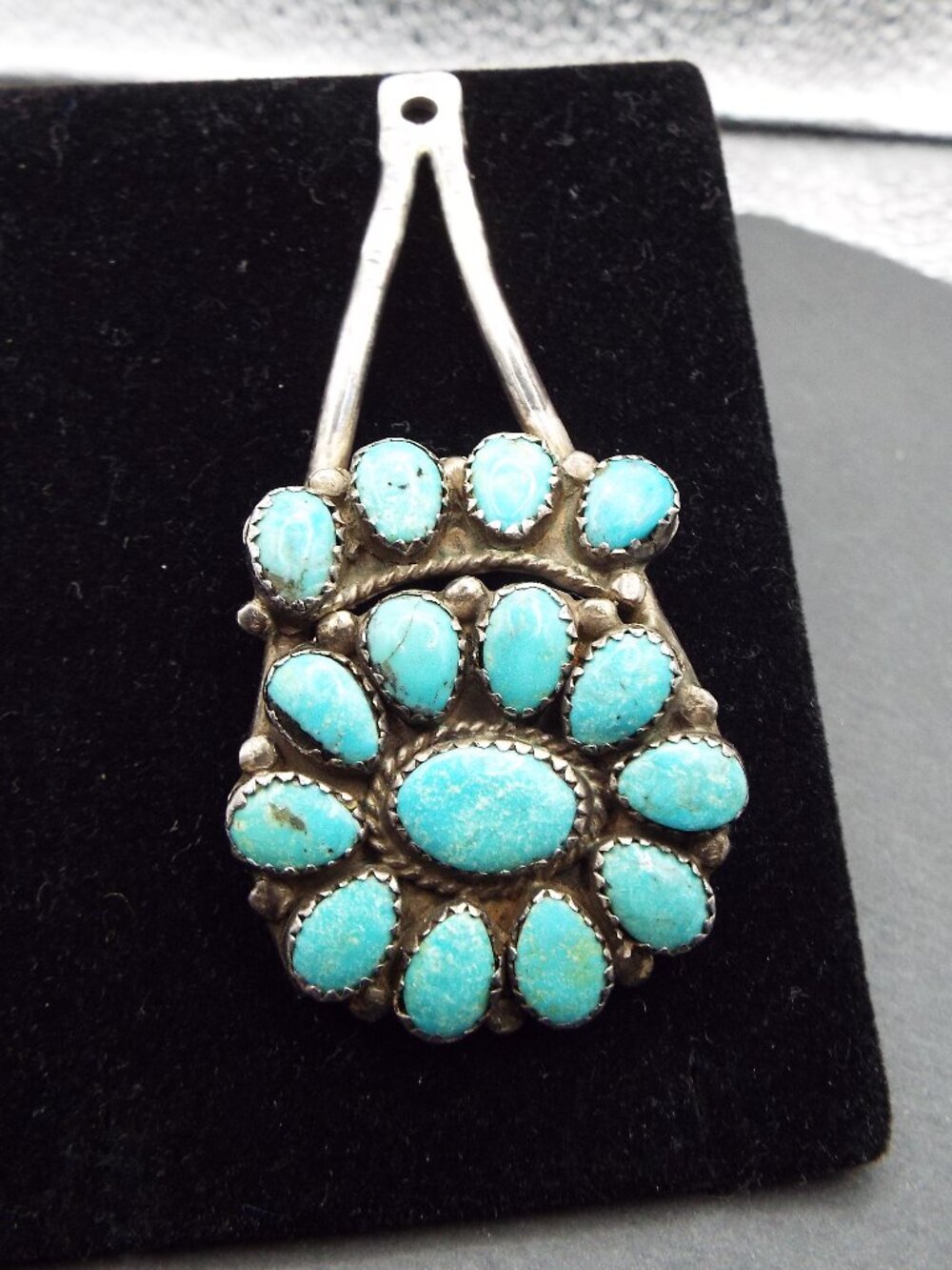 ZUNI ART ACOYA STERLING SLEEPING BEAUTY TURQUOISE CLUSTER LONG PENDANT 65